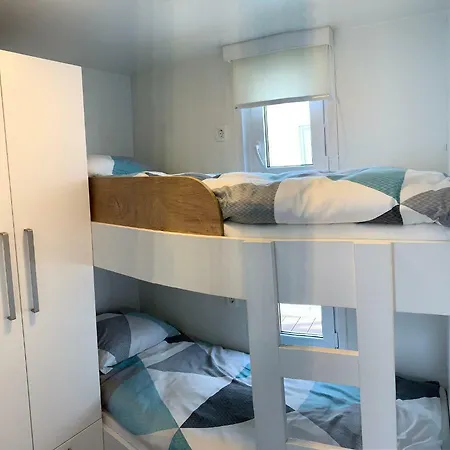 Floating House Mm, Marina 波尔托罗